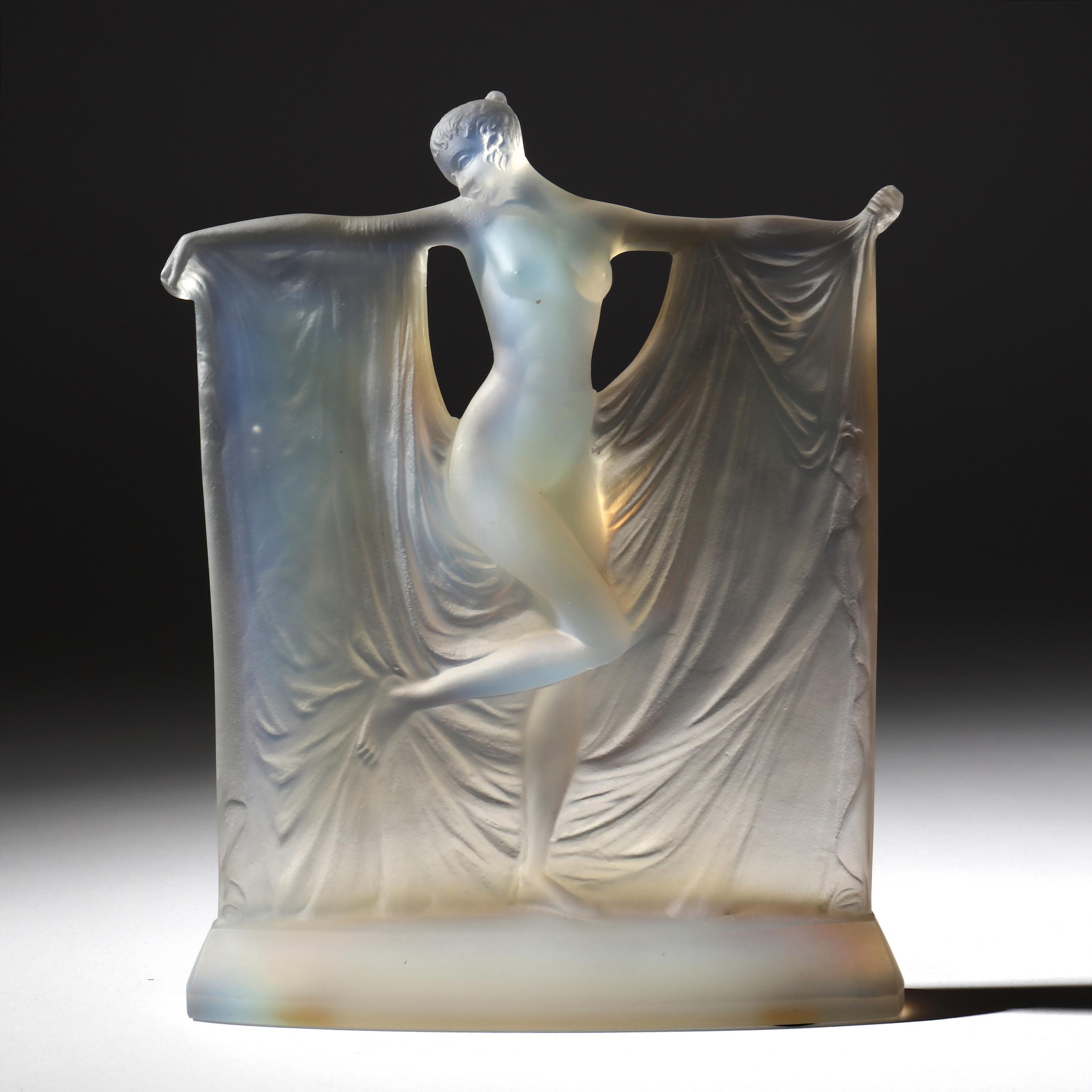 René Lalique (France, 1860-1945), Suzanne Glass Statuette (Lot 207