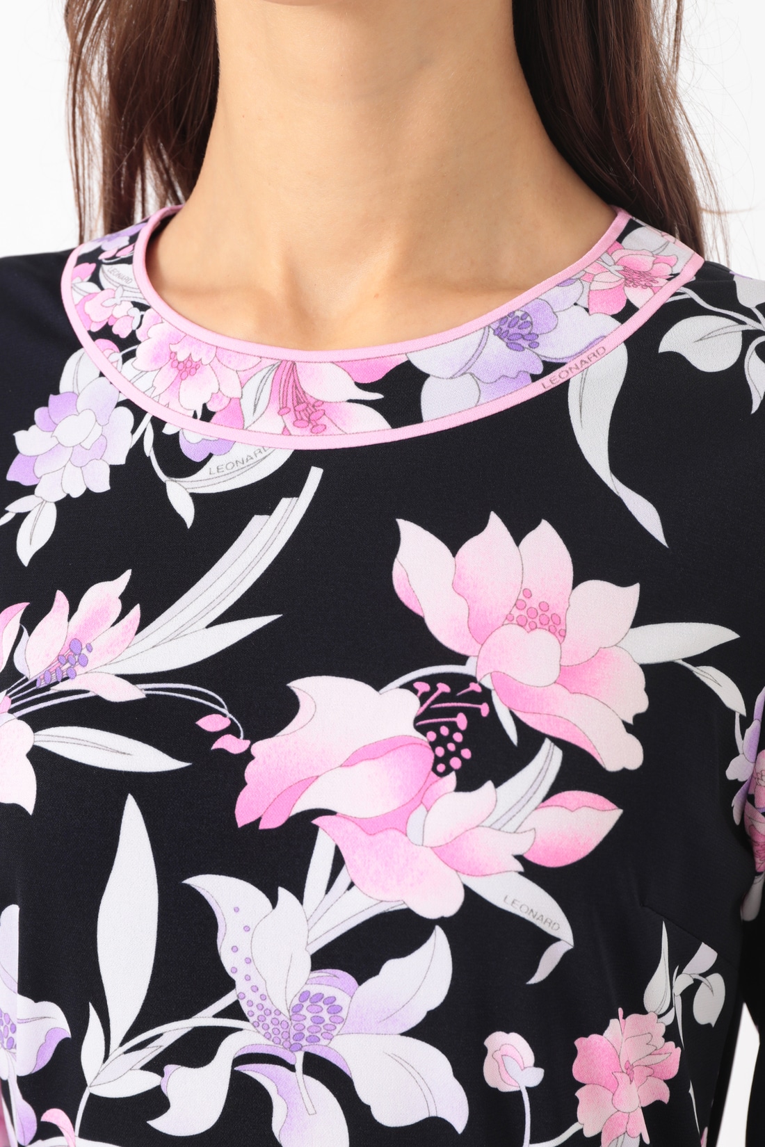 ワンピース F52G301401｜レオナール 公式オンラインショップ