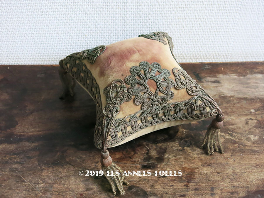 19世紀末 アンティーク グローブ・ド・マリエのクッション ピン