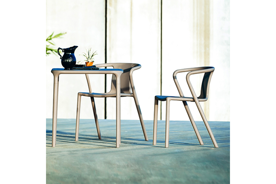 MAGIS (マジス) AIR-ARM CHAIR (エアアームチェア) ダイニングチェア