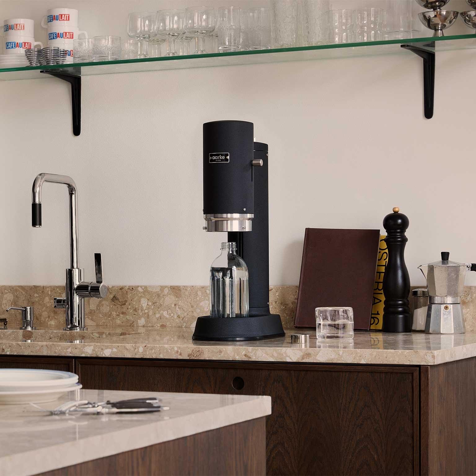 aarke（アールケ）Carbonator PRO 炭酸水メーカー ブラック | LIVING