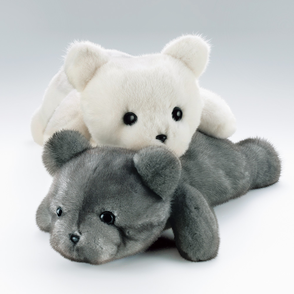 八戸康夫 ミンクのぬいぐるみ／大きなクマ（うつぶせタイプ） | ライト