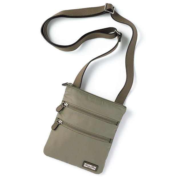 ⭐️定価6万 美品⭐️ Andrea Rossi グレージュ ビジネスバッグ シボ革