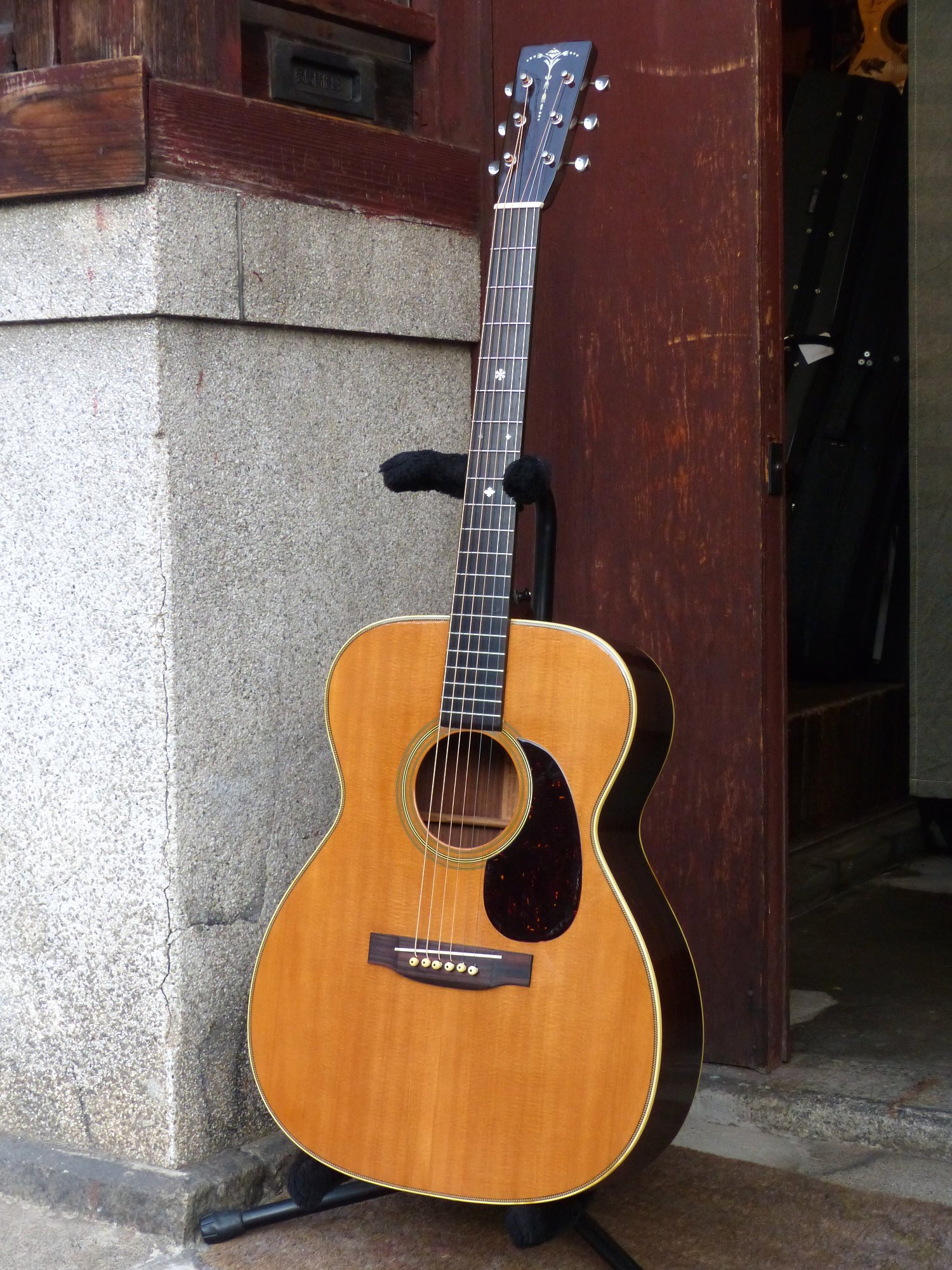 Cat's Eyes '81 CE-1200T – 京町家のギターショップ ライトニン