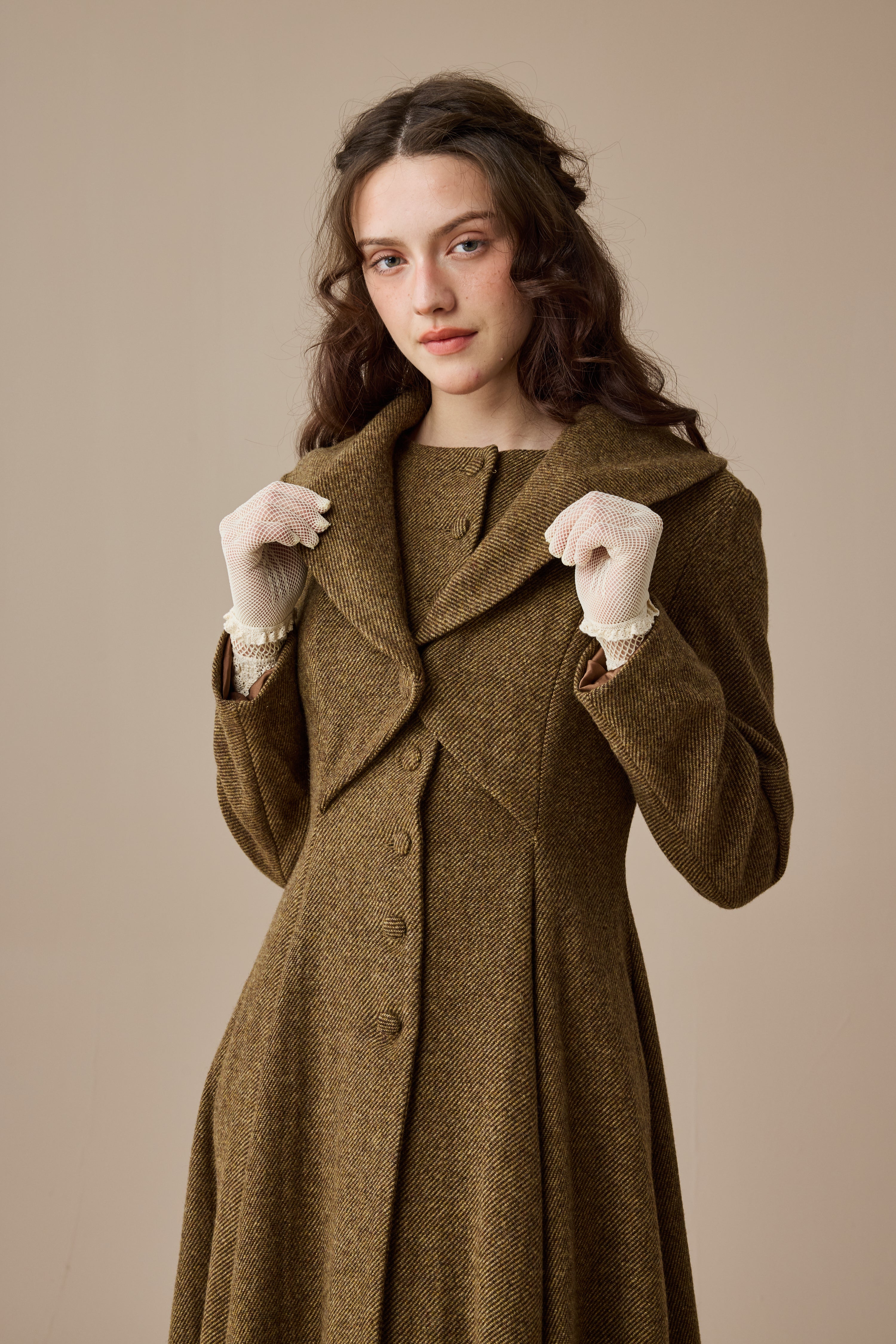 Gemma 17 | 100% wool victorian coat – Linennaive