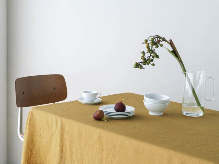 リネンのテーブルクロスで食卓を彩る | Lino e Lina ONLINE SHOP
