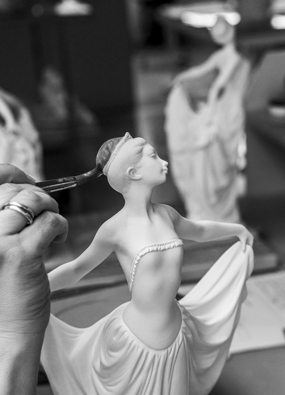 踊る少女 | リヤドロ公式オンライン