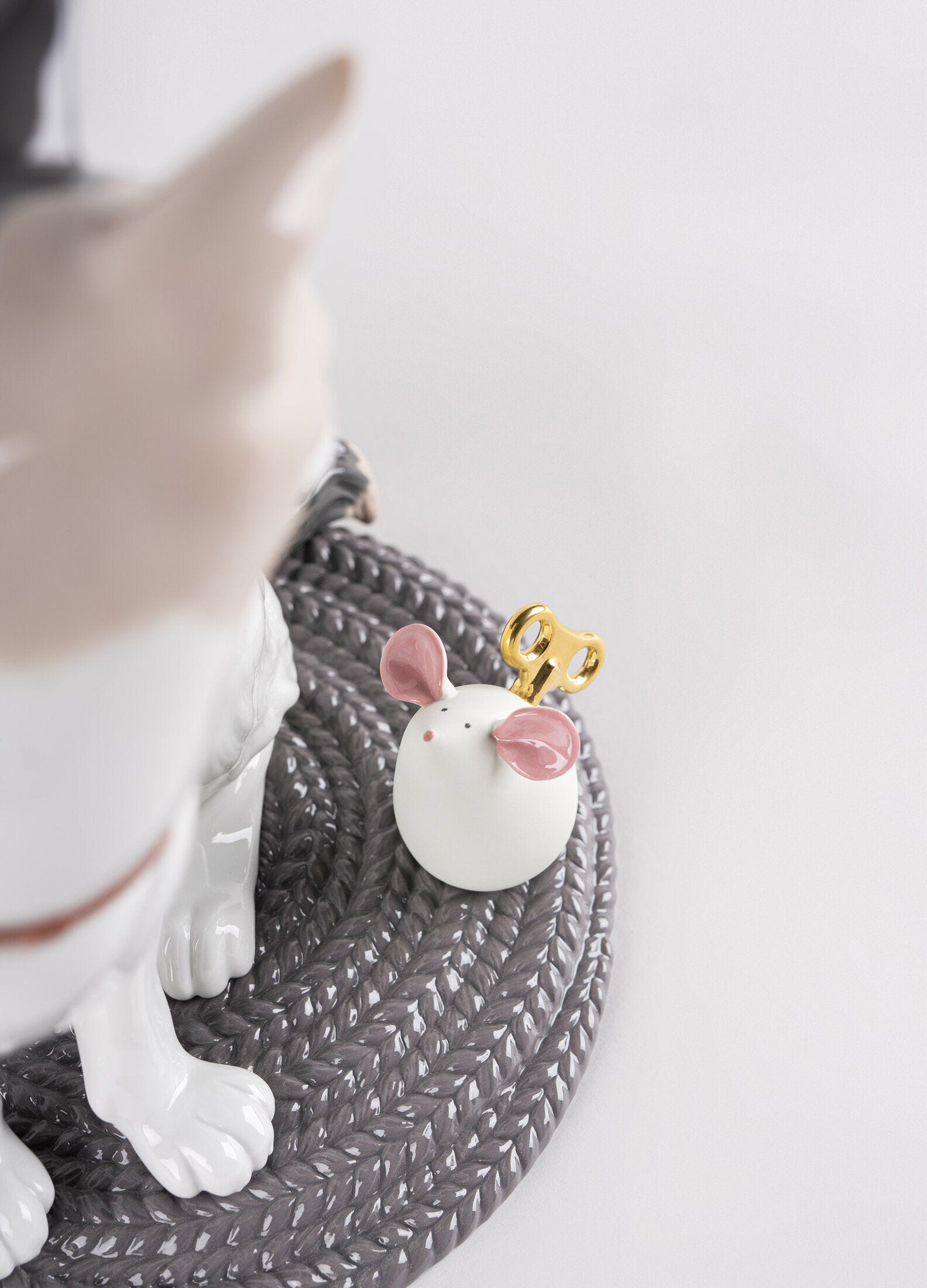 ネコとおもちゃ | リヤドロ公式オンライン