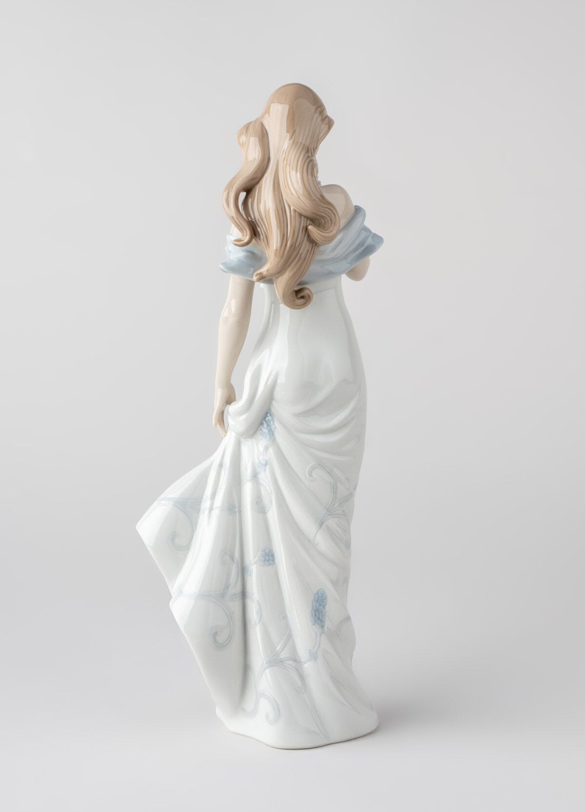 A Flower's Whisper Woman Figurine | Lladró® USA