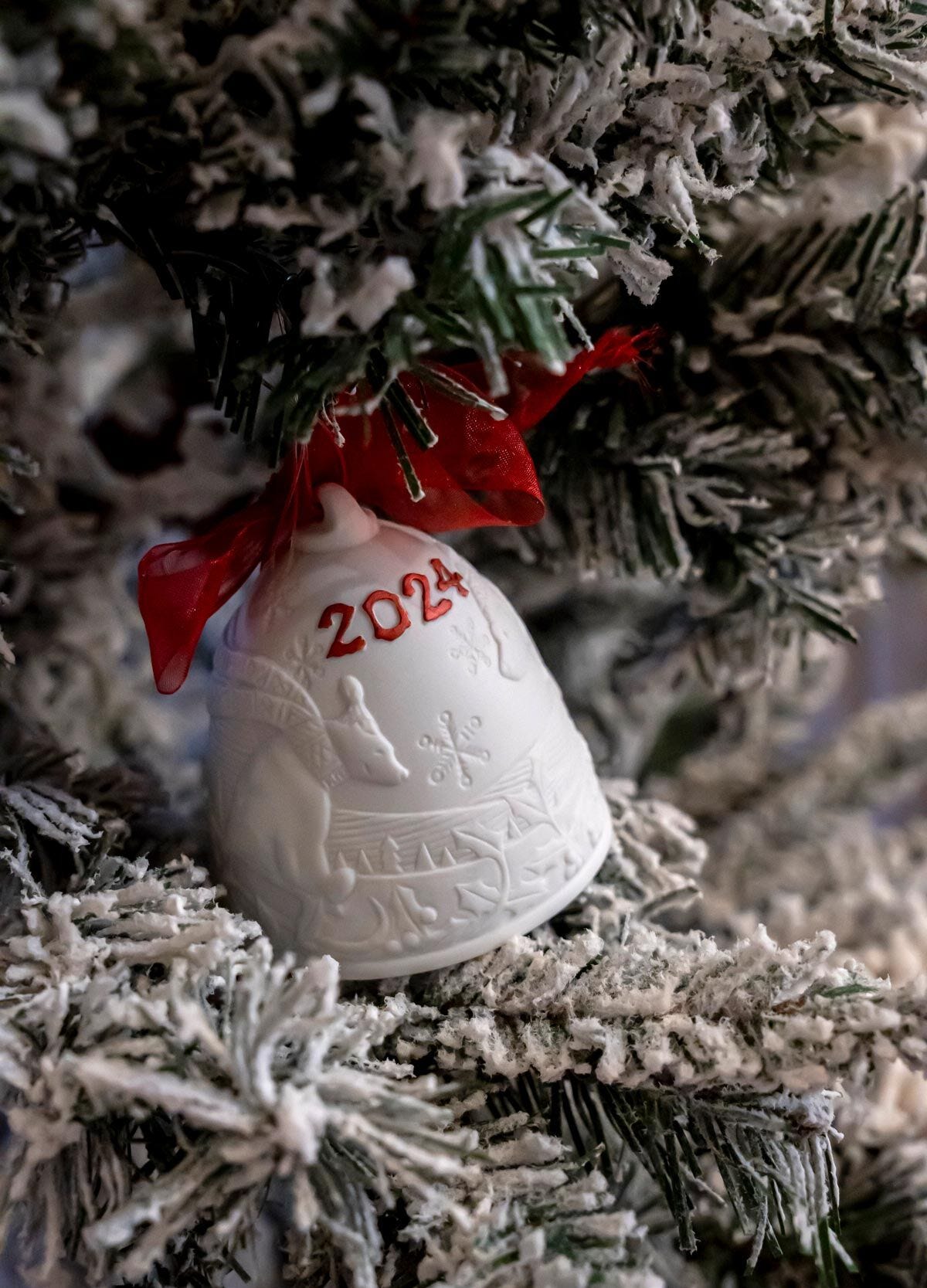 2024 Christmas bell (Re-Deco red) | リヤドロ公式オンライン