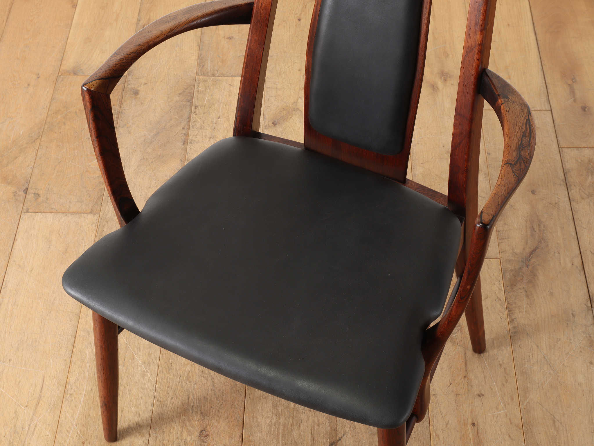 NIELS KOEFOED EVA アームチェア | ロイズ・アンティークス