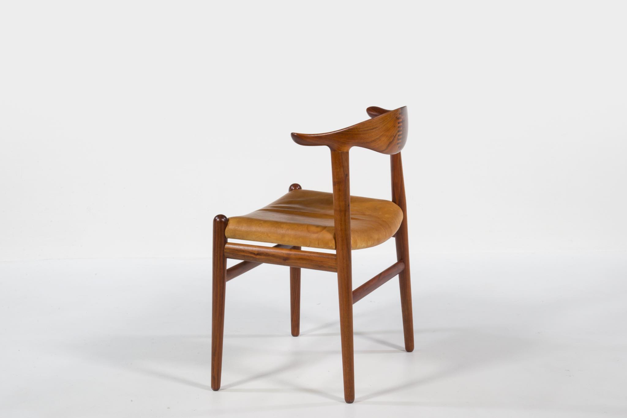 Hans J. Wegner set of four JH505 “Cowhorn” Chair｜Luca Scandinavia