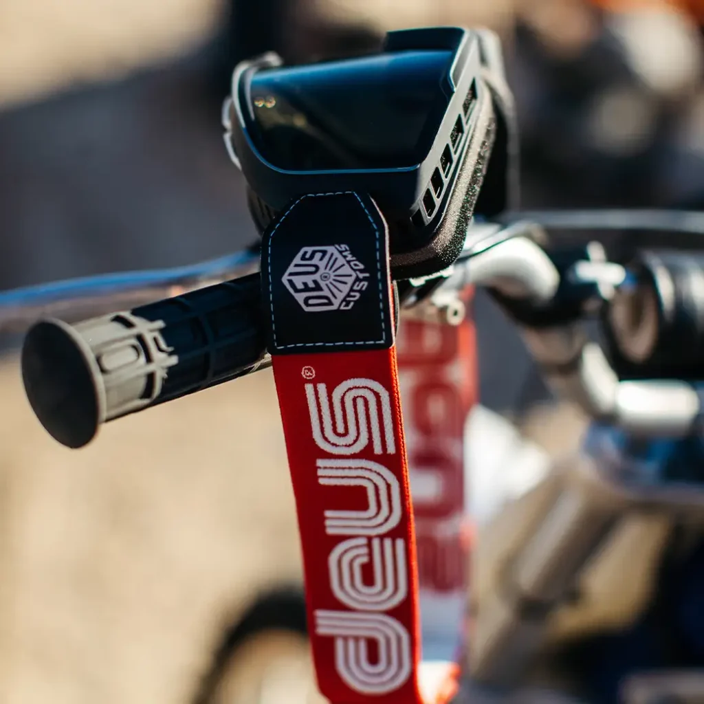 バイクゴーグルRide100%とデウスがコラボ最新限定モデルを発売