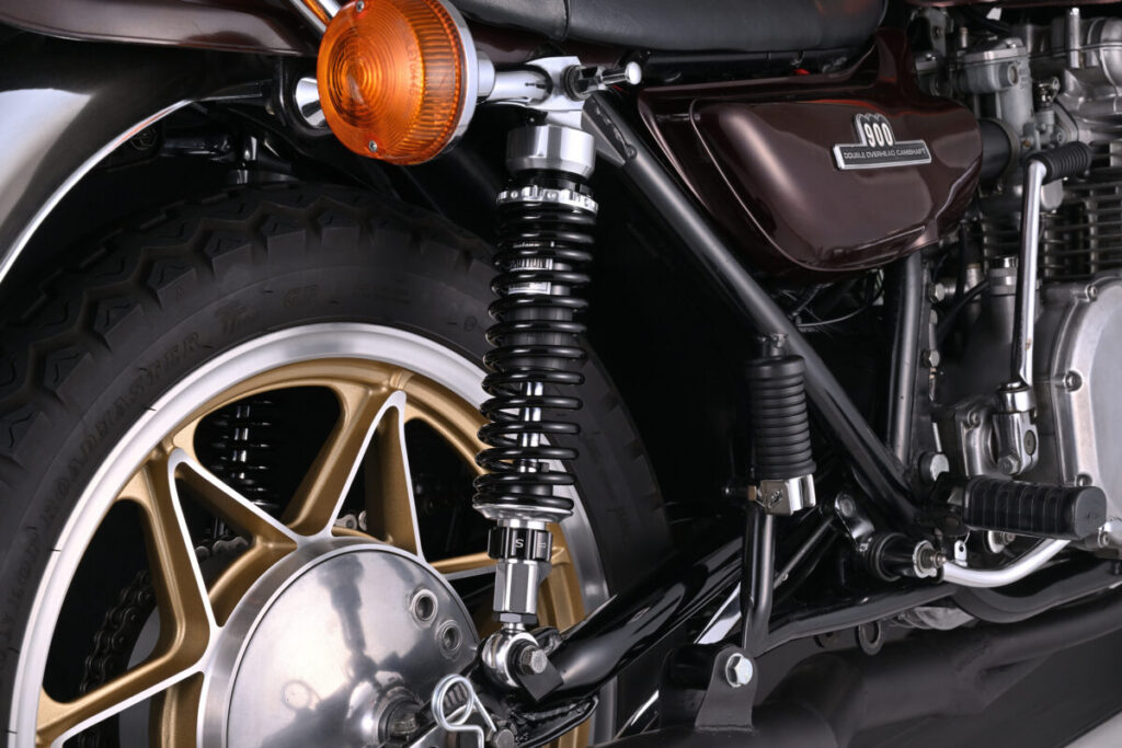 Z1やゼファー乗り必見！ 安定した走りが楽しめる「リアショック」新