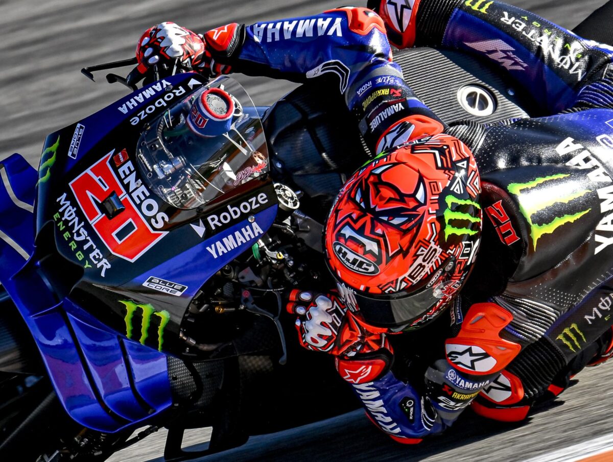 ヤマハ新型V4マシン初走行 MotoGPライダー4名がバレンシアでテスト