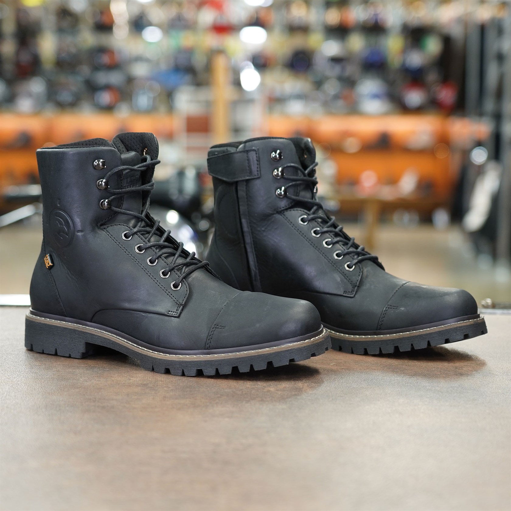 Falco Gordon 2 boots in black