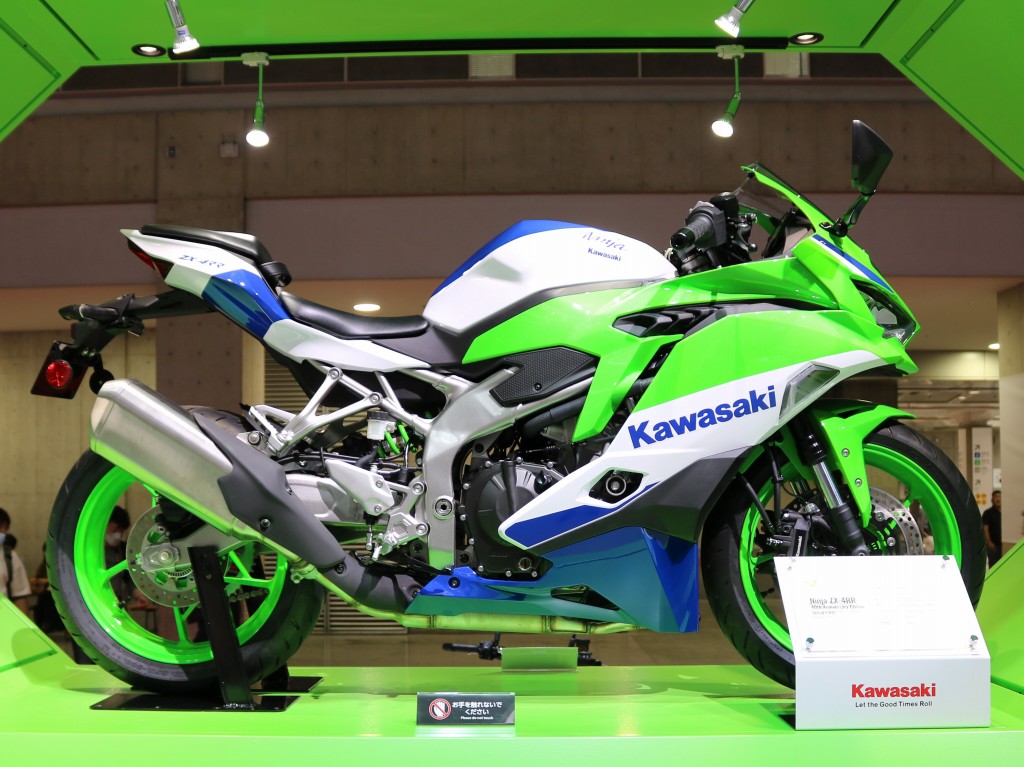 Ninja ZX-4RR 40th Anniversary Edition予約受付中 | ニュース
