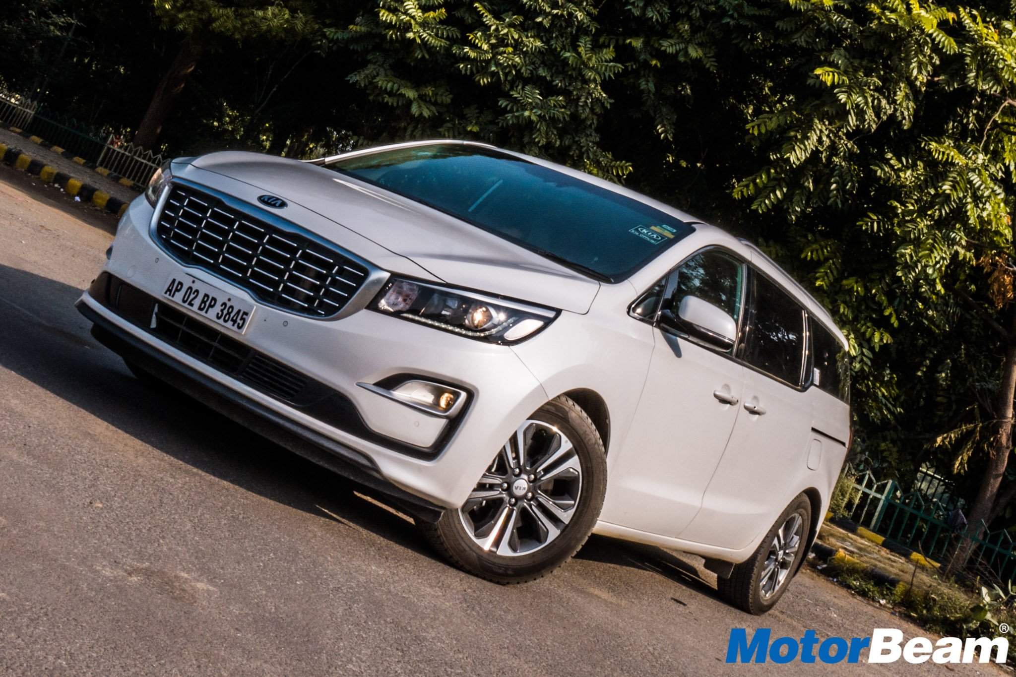 India-Spec Kia Carnival To Get 6,7 & 8-Seat Layout | MotorBeam