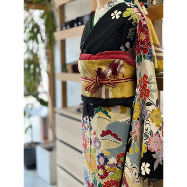 古典的で華やかな正絹紅型振袖 黒地 〈フルオーダーお仕立て、ガード