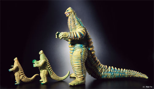 あの人気怪獣レッドキングが高さ約40cmの巨大で精巧なフィギュアに