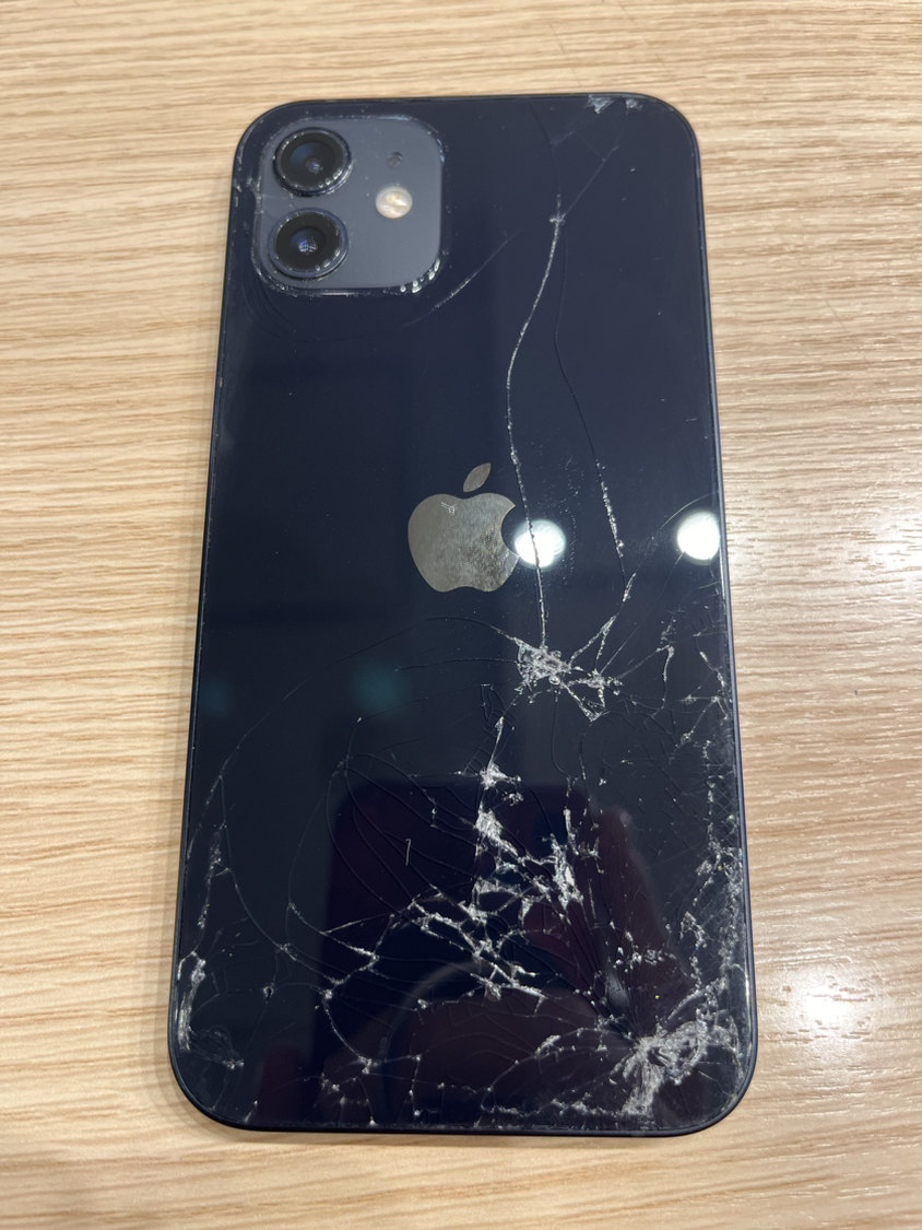 背面ガラス割れジャンクのiPhone12(アイフォン)の買取価格はいかに