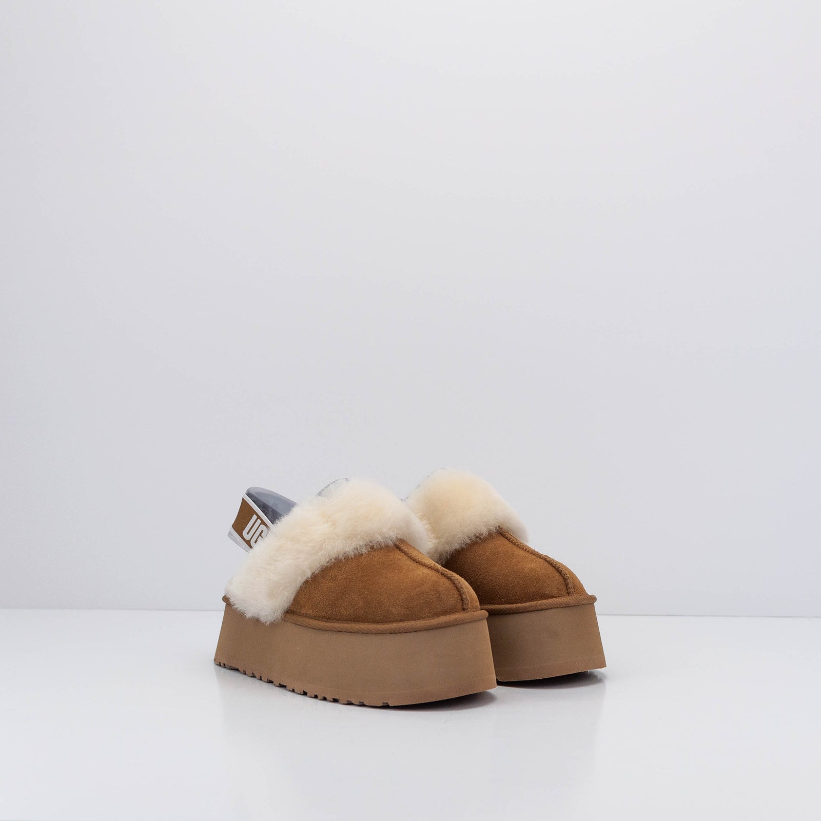 BACK STRAP SLIPPER UGG FUNKETTE CHESTNUT 1113474 | MOKSIN – Moksin