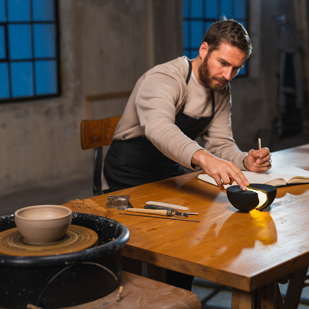 Teno ポータブルスピーカーLEDライト ブラック(ブラック)：テック