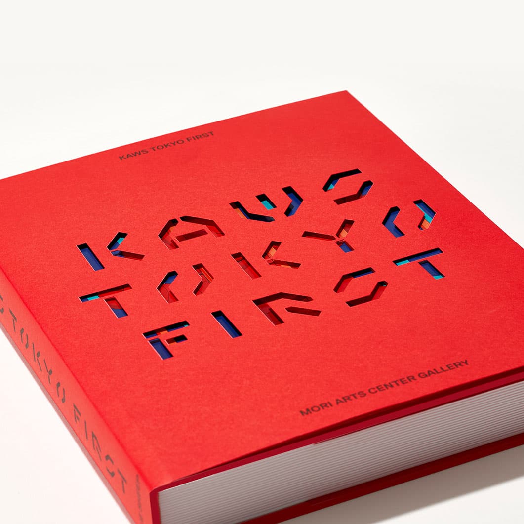 KAWS TOKYO FIRST ハードカバー(KAWS TOKYO FIRST ハードカバー)：ブック