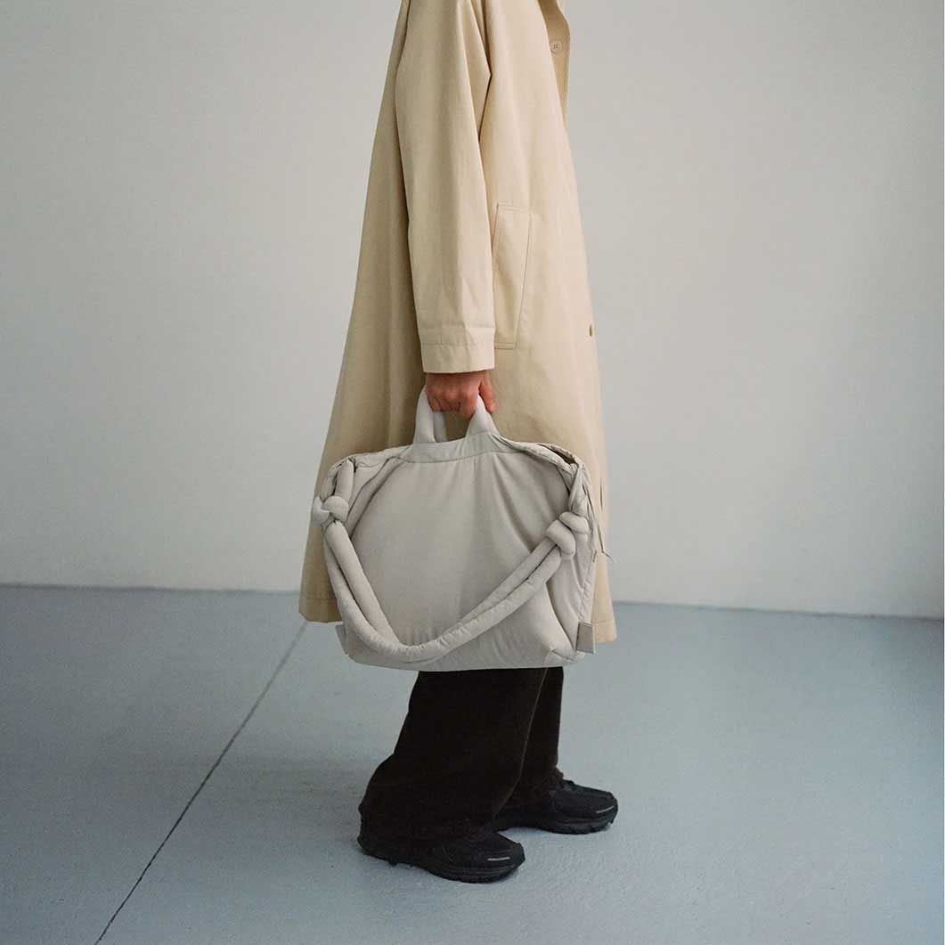 Olend Ona ソフト コンバーティブル バッグ サンド(サンド)：ファッション