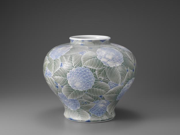板谷波山《彩磁紫陽花模様花瓶》 - 国立工芸館
