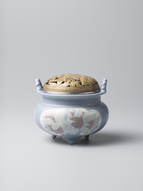 葆光彩磁珍果文香爐 - 国立工芸館