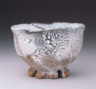 人間国宝 三輪壽雪の世界：萩焼の造形美 - 国立工芸館