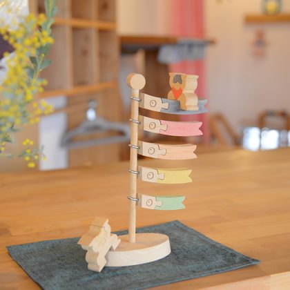 小黒三郎組み木の五月人形「楕円武者三段飾り」在庫あります。2022年4