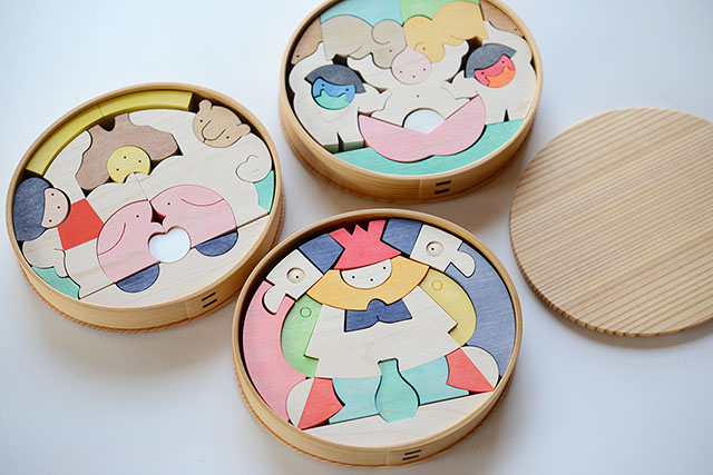 小黒三郎組み木の五月人形「楕円武者三段飾り」在庫あります。2022年4