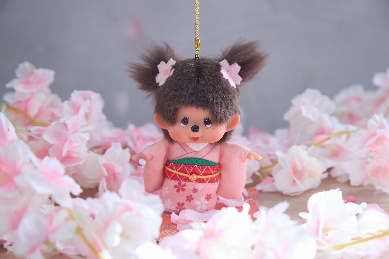 人気の「さくら着物モンチッチ」がキーチェーンサイズになって登場