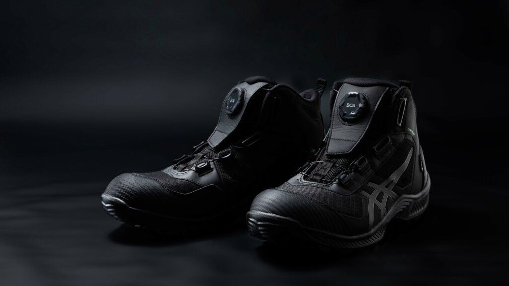 普段使いにもオススメ! アシックスの高機能ワーキングシューズを