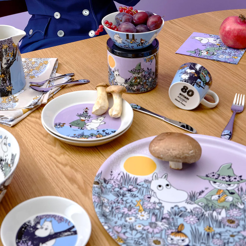 ムーミン クラシック 木製トレイ 35cm フレンズフォーエバー 80周年