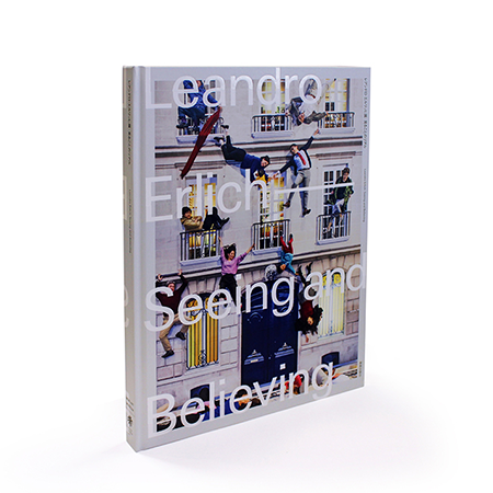 カタログ＆グッズ | レアンドロ・エルリッヒ展：見ることのリアル | 森