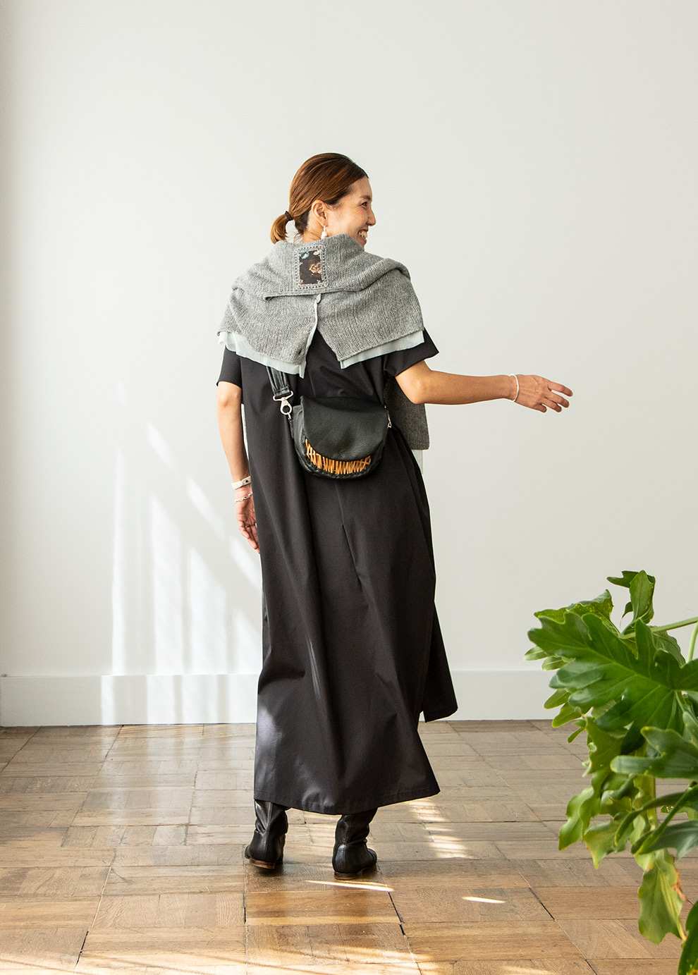 ebagos フニュ シュリンク・ボディバッグS (マロングラッセ） 籐ポケ