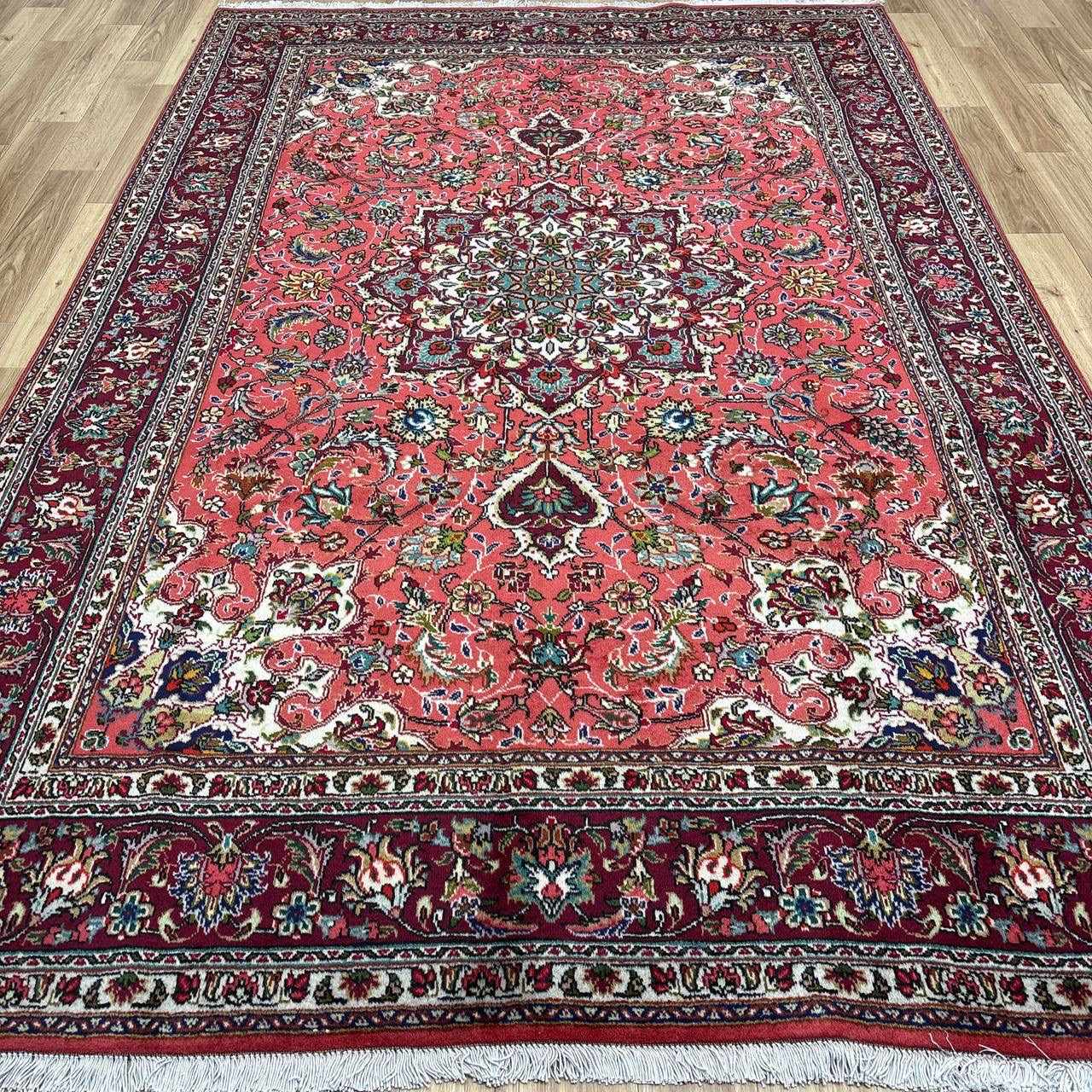 ペルシャ絨毯｜魔法のじゅうたん｜通販・メンテナンスは全国対応