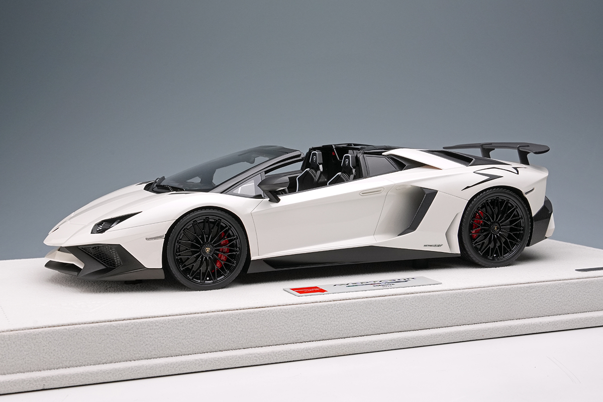 Make Up Co., Ltd. / Lamborghini Aventador LP750-4 SV Roadster 2015
