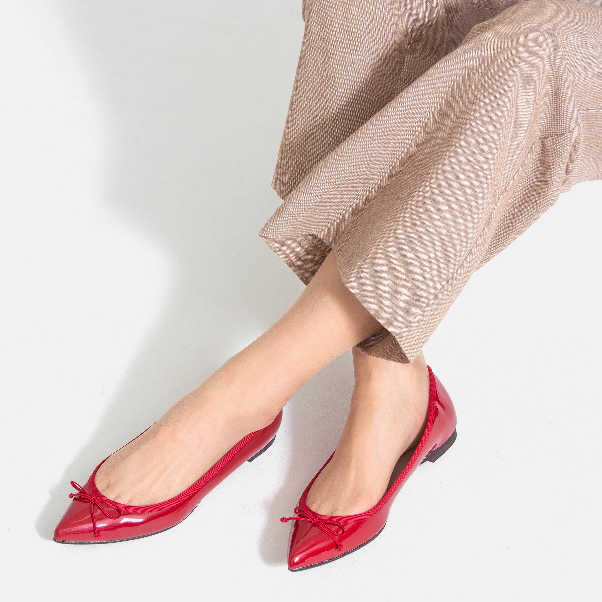 50%OFF：AWBI：ポインテッドトゥ フラット バレエシューズ（s1333