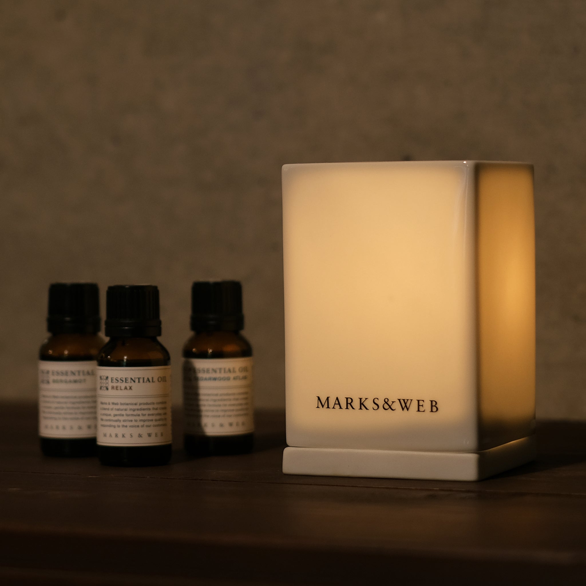 アロマランプ｜アロマランプ・ウォーマー｜MARKS&WEB