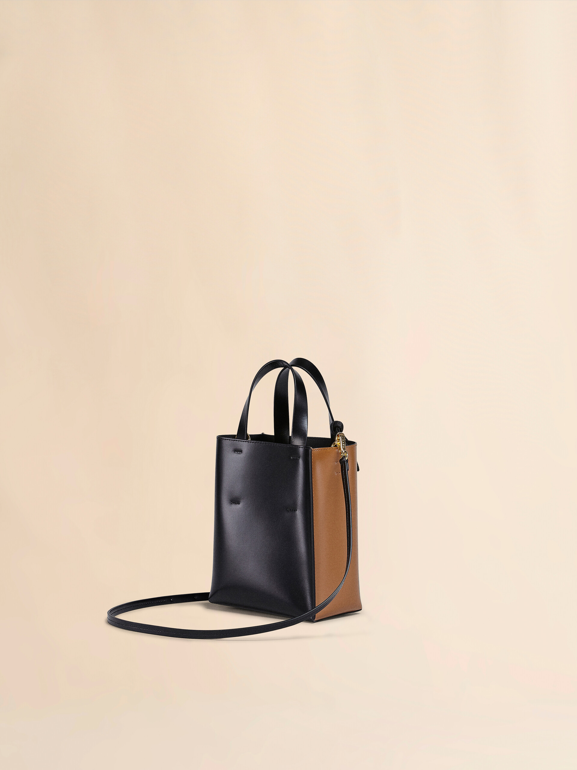 ブラック、ブラウン レザー製Museoミニバッグ | Marni