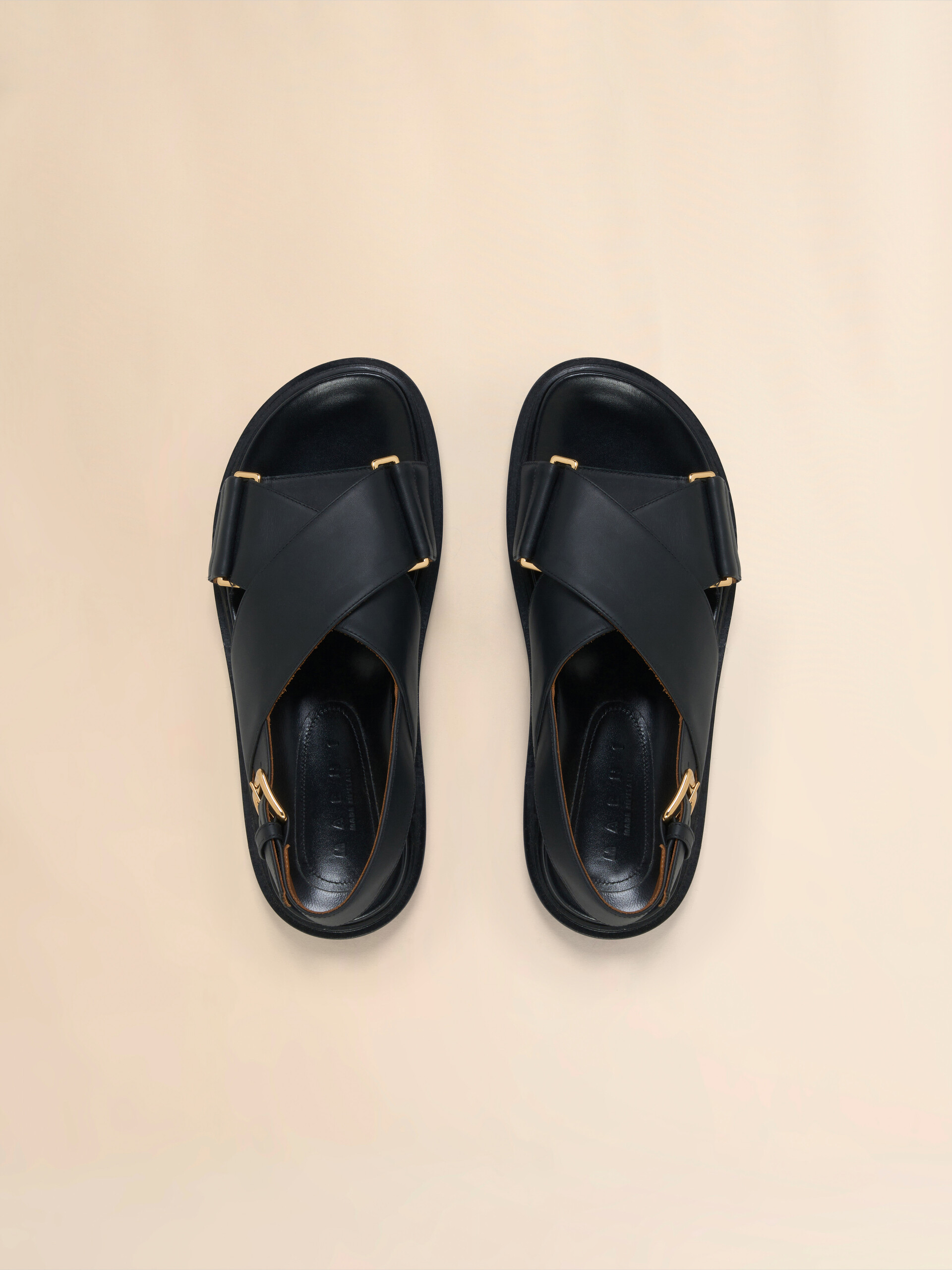 ブラック レザー製 フスベット | Marni