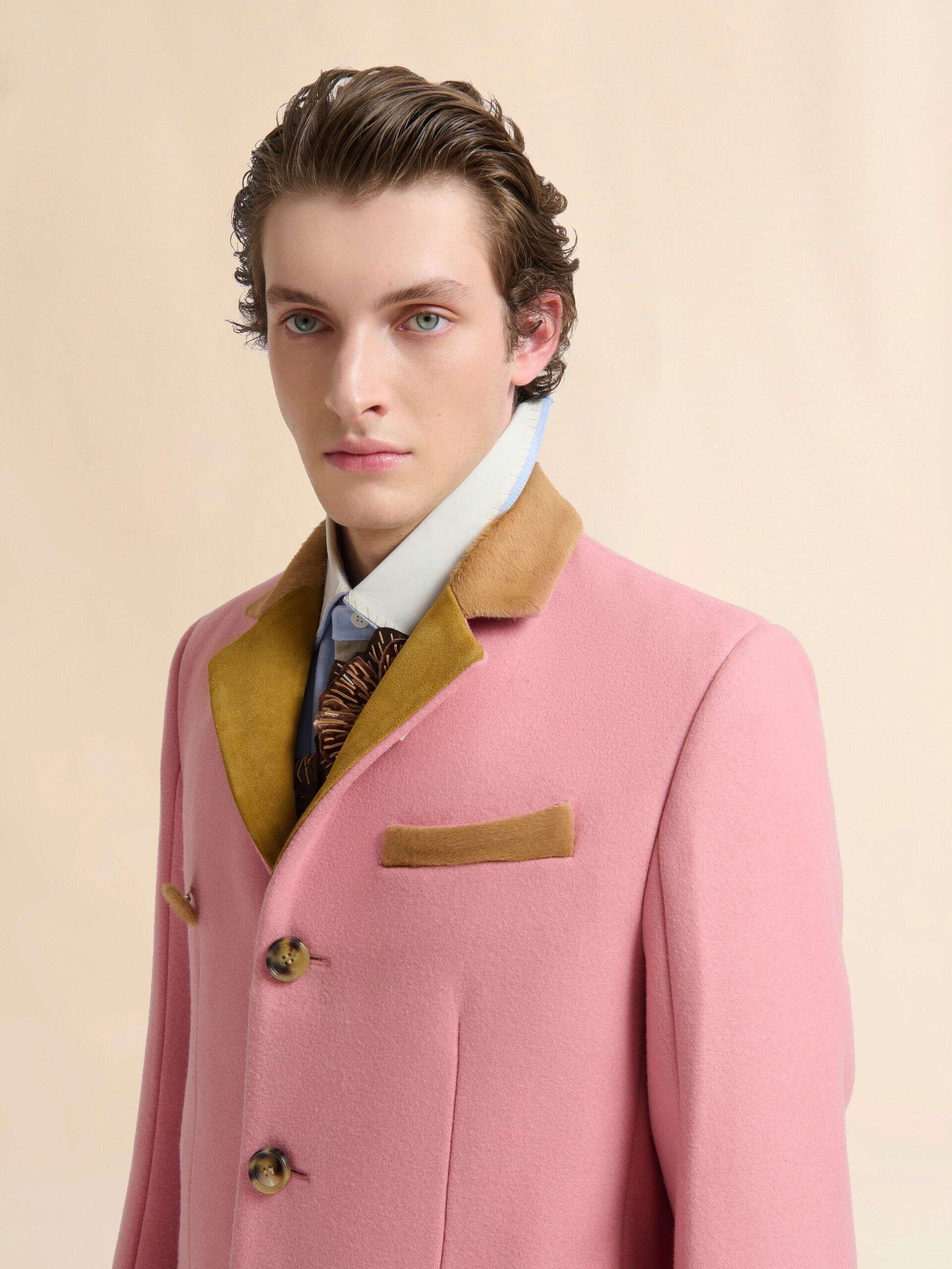 ピンク ウールフェルトコート スエードのディテール入り | Marni