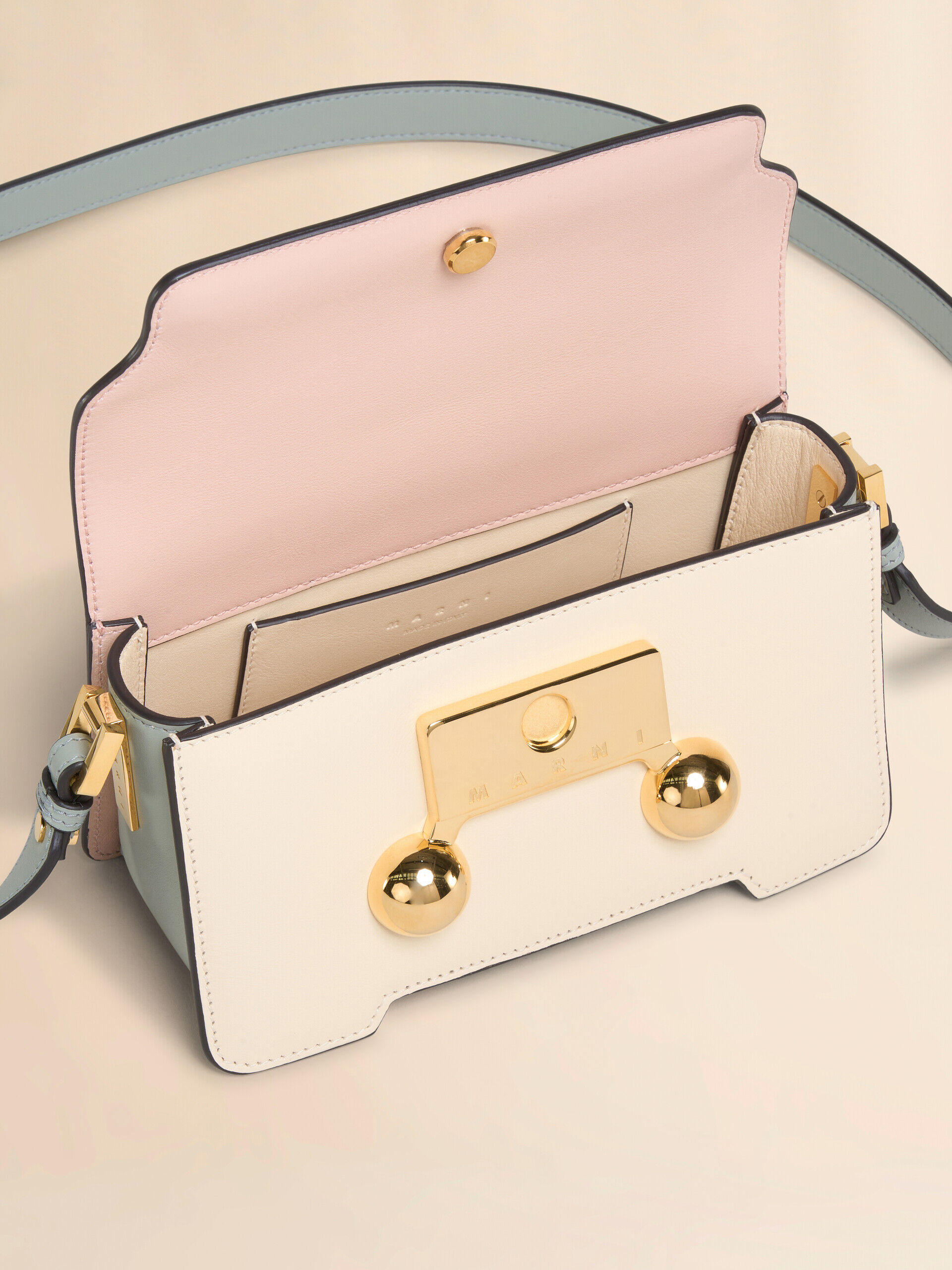 ライトピンク ホワイト グレー レザー製 Trunkarooミニショルダー