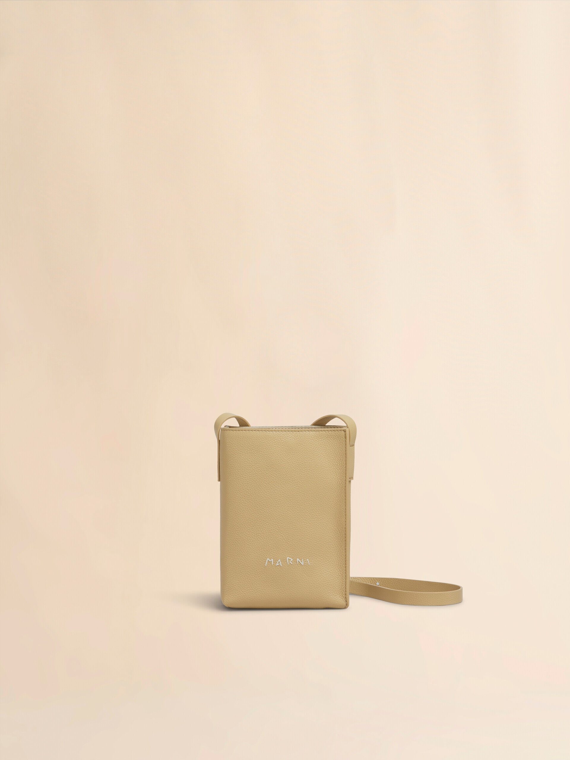 ブラウン レザー製 Museo ナノバッグ、マルニシンボル刺繍入り | Marni