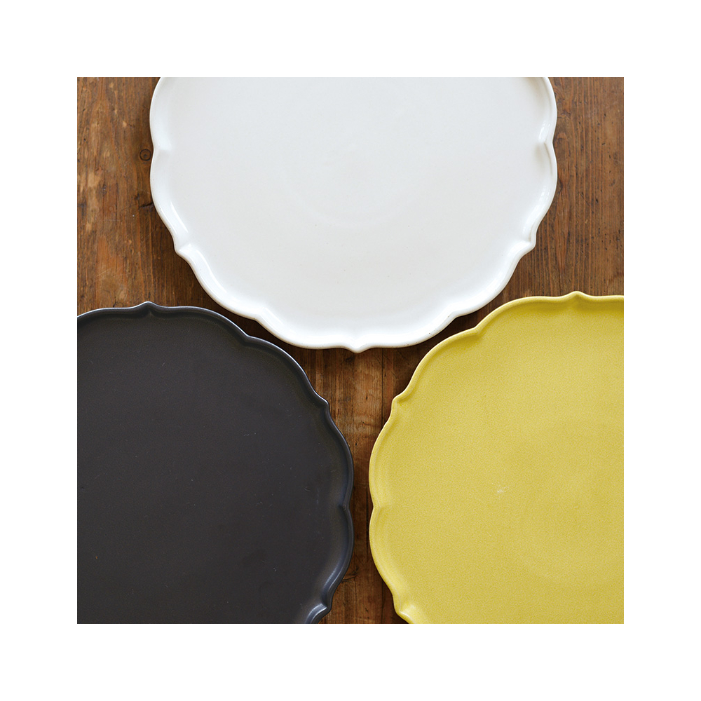 レコメンド :: 植物モチーフの器 :: 風花(かざはな) 250プレート