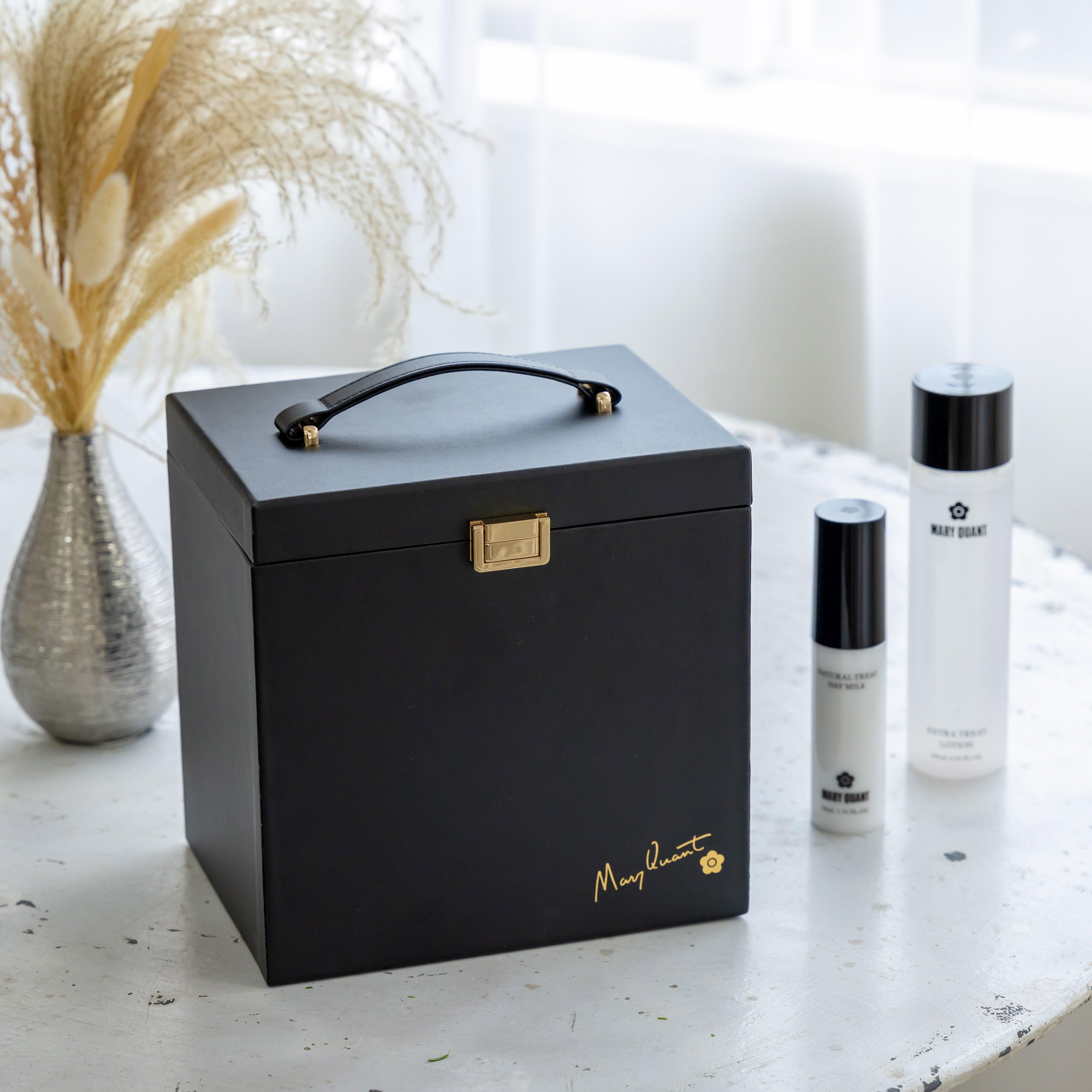 PLATINUM MEMBERS STAGE GIFT 情報UP！｜MARY QUANT COSMETICS LTD.